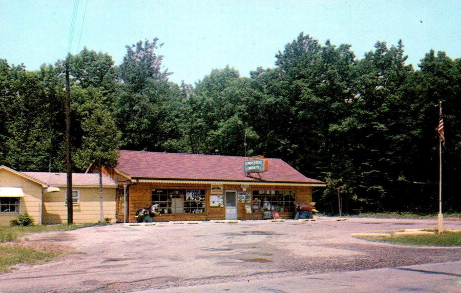 Lakeside Superette (Bergs Superette) - Old Postcard